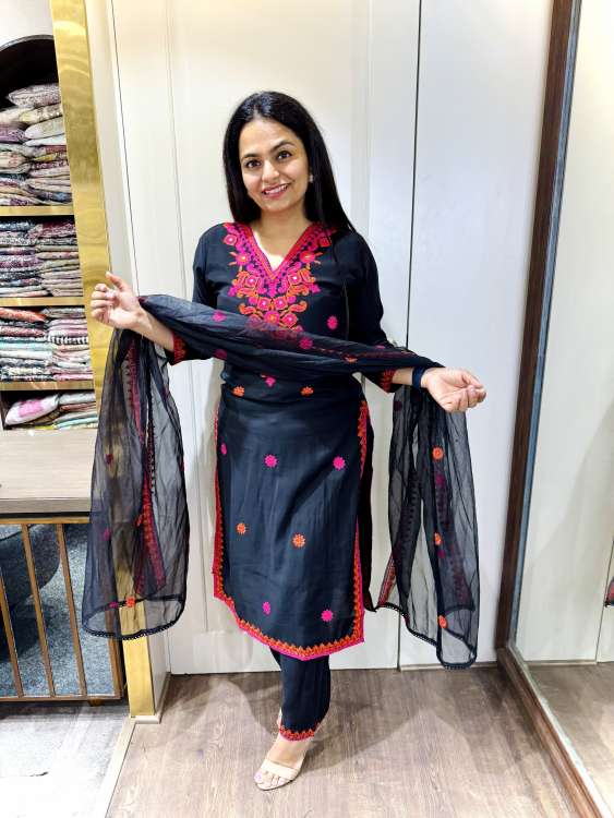 BEAUTIFUL 3 PC SUIT